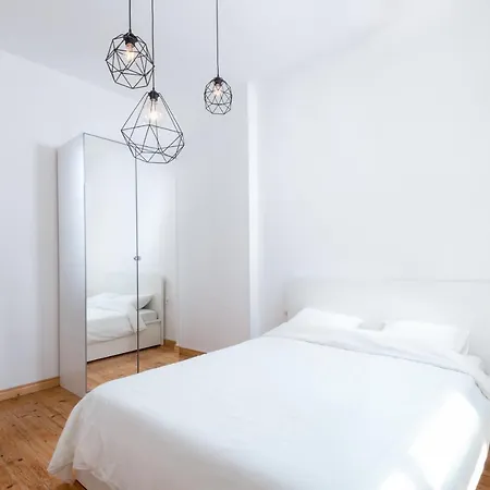 The White - Bogoridi Main Street Apartment