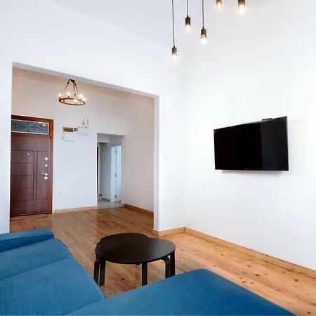 The White - Bogoridi Main Street Apartment